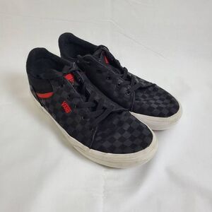 Vans Black Checkerboard Skate Shoes Youth 6.5 / Women’s 8 Black Red Low Top Snea